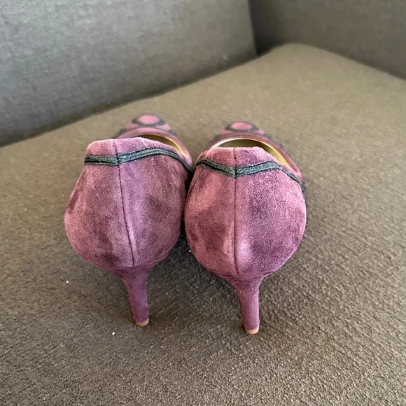 Knew without box suede Enzo Angiolini Purple Heels with Black Detailing size 6 - Picture 5 of 7